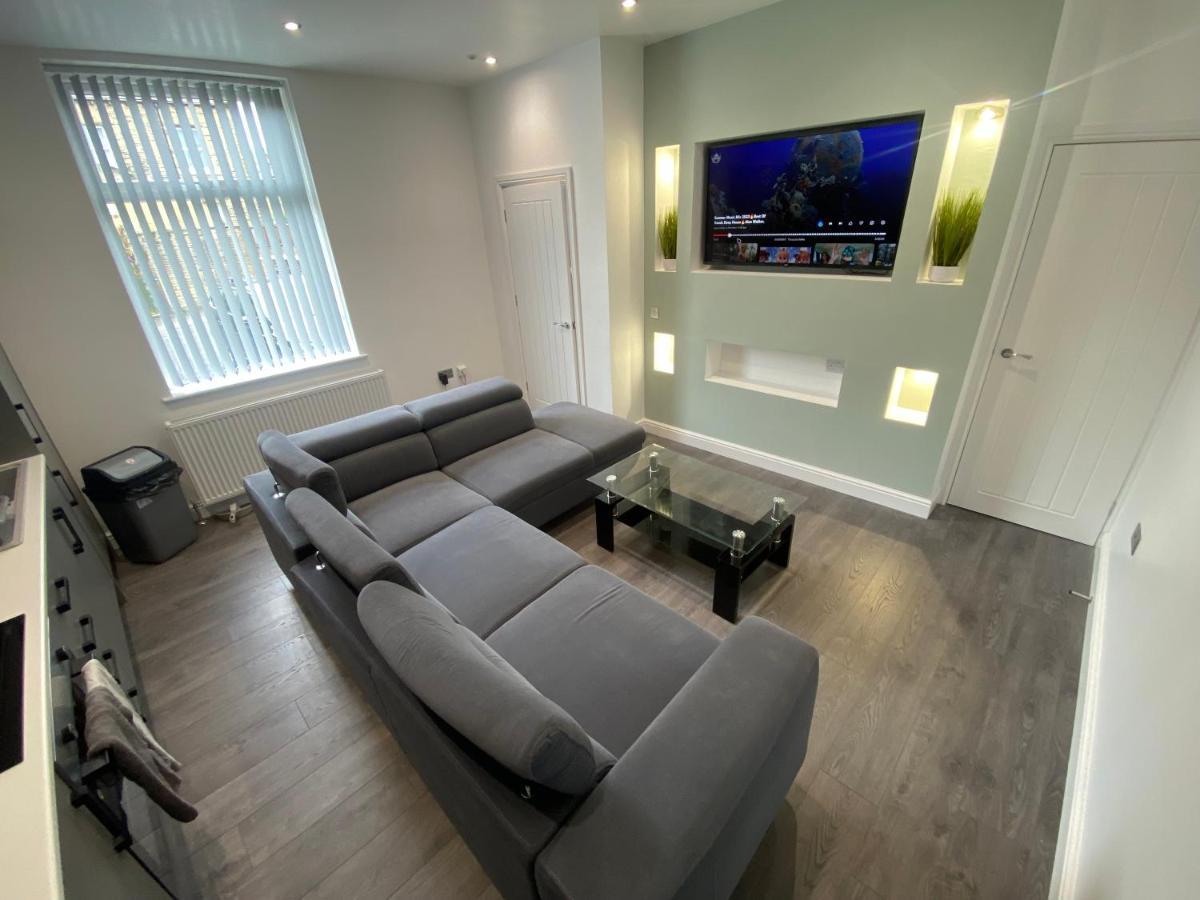 Entire Luxury House Villa Elland Екстериор снимка
